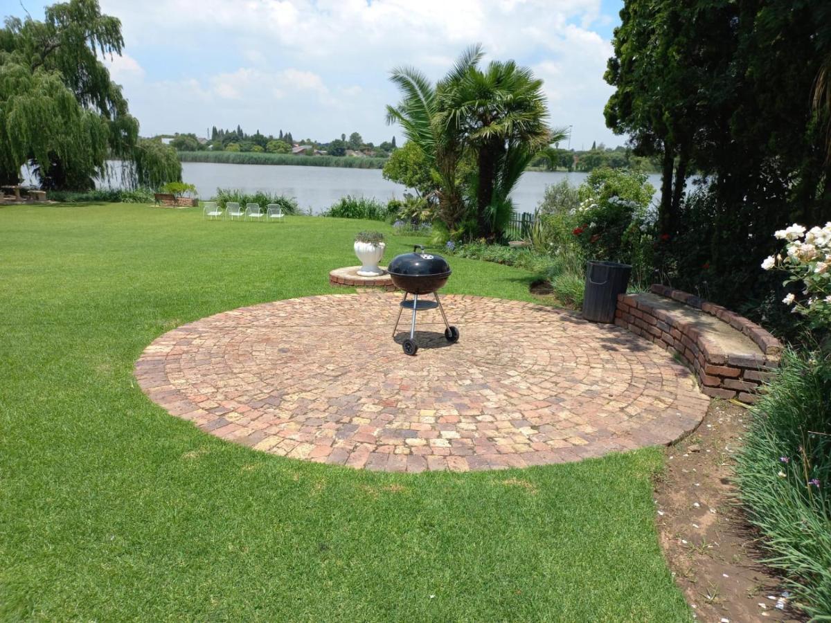 The Lakehouse Bnb Brakpan Eksteriør billede