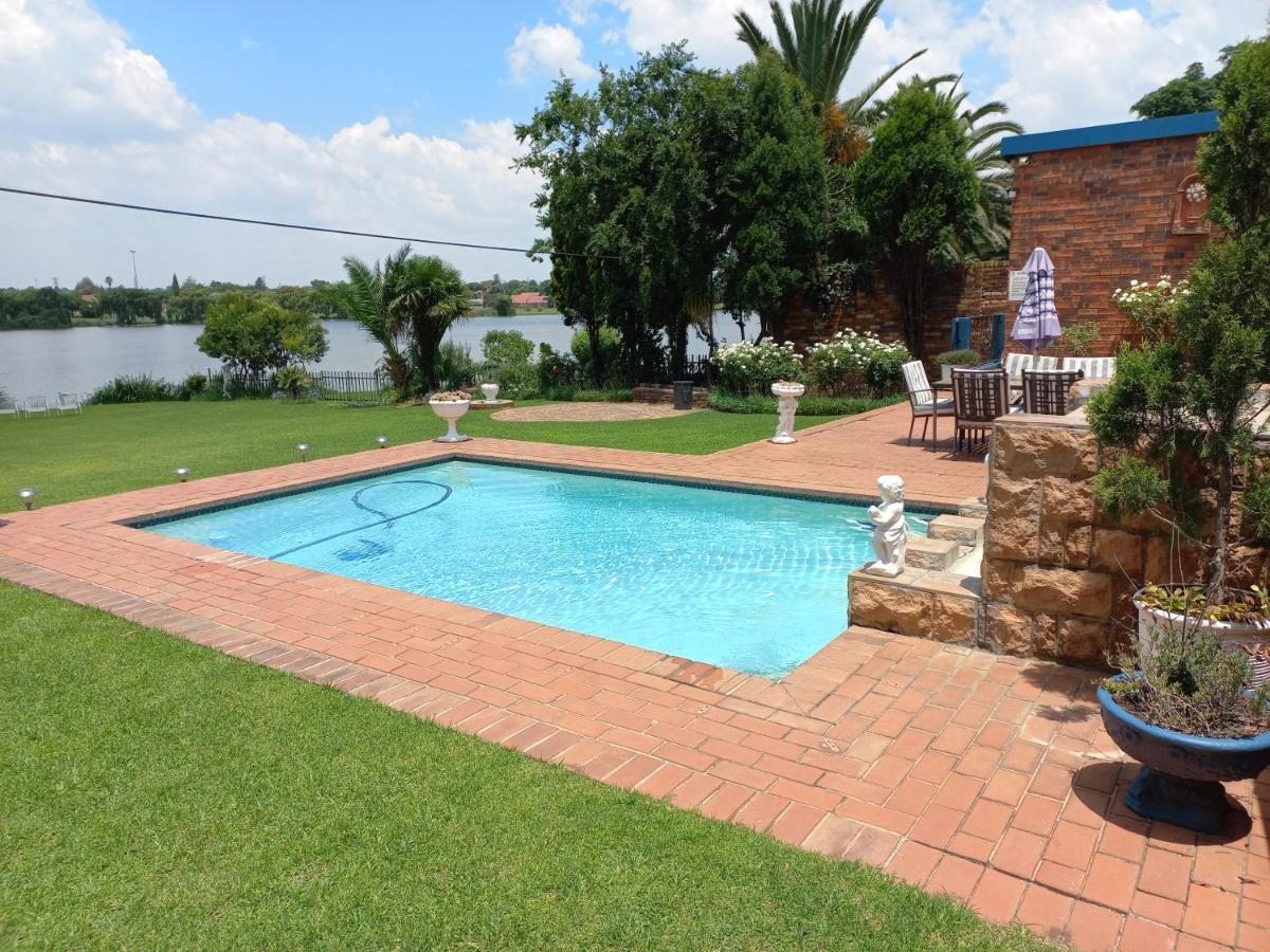 The Lakehouse Bnb Brakpan Eksteriør billede
